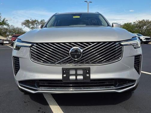 2025 Volvo XC90 B6 Plus 7-Seater