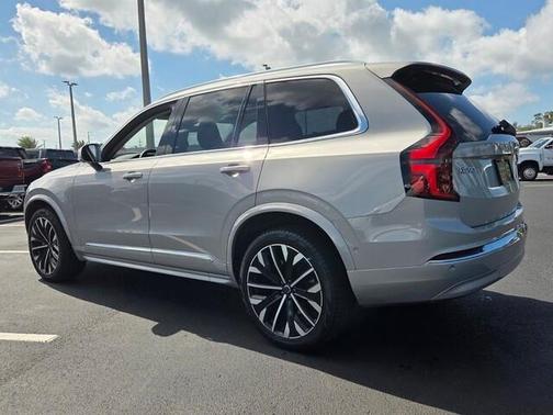 2025 Volvo XC90 B6 Plus 7-Seater