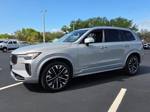 2025 Volvo XC90 B6 Plus 7-Seater