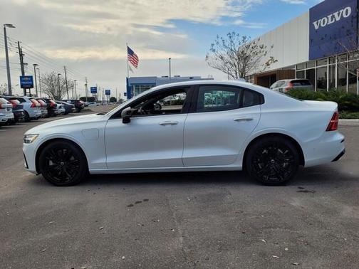 2023 Volvo S60 Recharge Plug-In Hybrid T8 Plus Black Edition