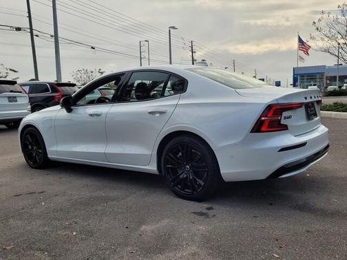 2023 Volvo S60 Recharge Plug-In Hybrid T8 Plus Black Edition