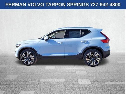 2025 Volvo XC40 B5 Plus Bright Theme