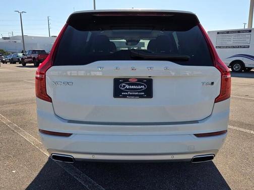 2021 Volvo XC90 T6 Momentum 7 Passenger