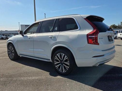 2021 Volvo XC90 T6 Momentum 7 Passenger