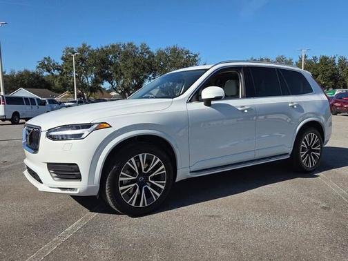 2021 Volvo XC90 T6 Momentum 7 Passenger