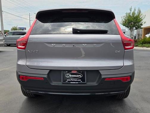 Silver 2026 Volvo XC40 B4 Core