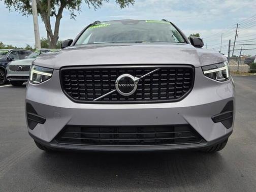 Silver 2026 Volvo XC40 B4 Core