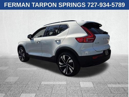White 2024 Volvo XC40 B5 Plus Dark Theme