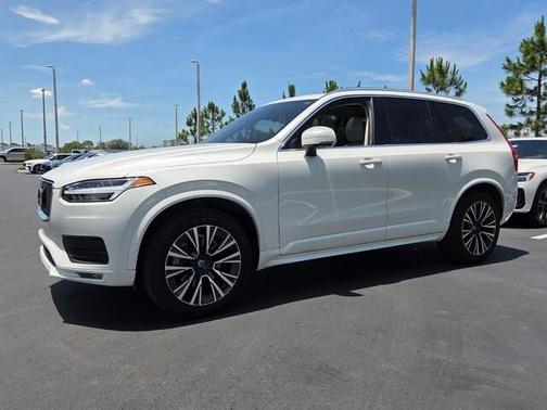 White 2022 Volvo XC90 T6 Momentum 7 Passenger