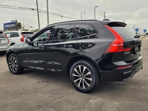 2023 Volvo XC60 B5 Plus Dark Theme