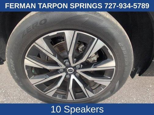 2023 Volvo XC60 B5 Plus Dark Theme