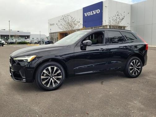 2023 Volvo XC60 B5 Plus Dark Theme