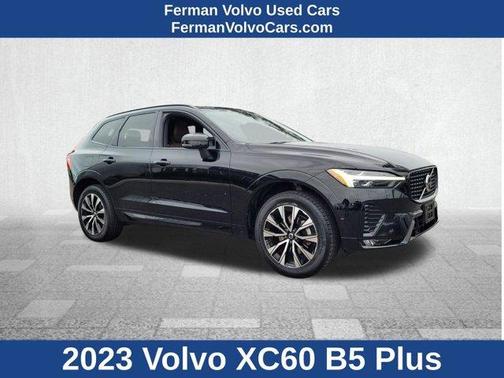2023 Volvo XC60 B5 Plus Dark Theme