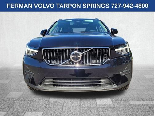 2025 Volvo XC40 B5 Core Bright Theme