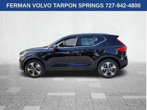 2025 Volvo XC40 B5 Core Bright Theme
