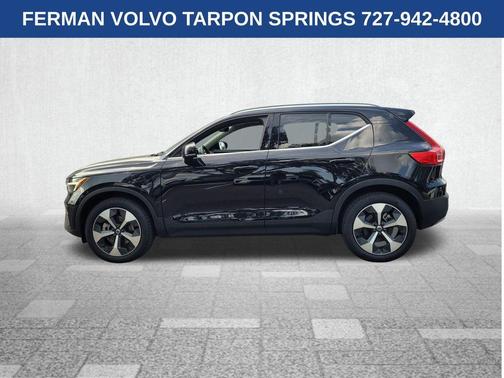 2025 Volvo XC40 B5 Core Bright Theme