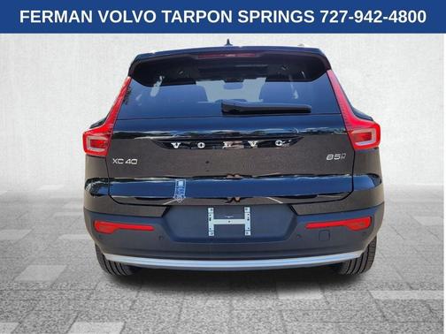 2025 Volvo XC40 B5 Core Bright Theme