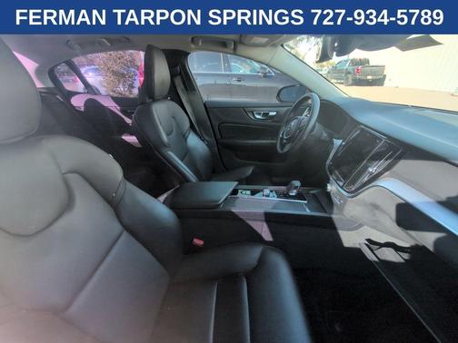 2023 Volvo S60 B5 Core Dark Theme