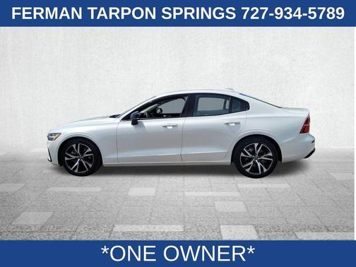 2024 Volvo S60 B5 Core Dark Theme