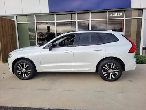 2025 Volvo XC60 B5 Core