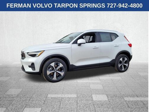2025 Volvo XC40 B5 Core Bright Theme