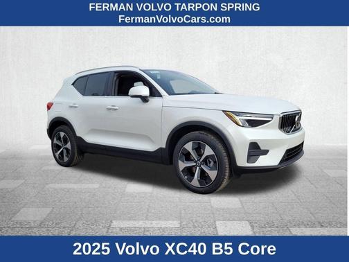2025 Volvo XC40 B5 Core Bright Theme