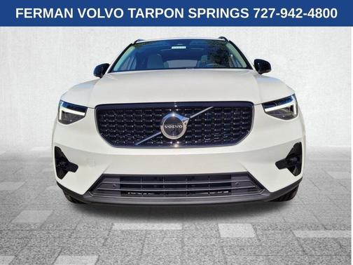 2026 Volvo XC40 B5 Plus