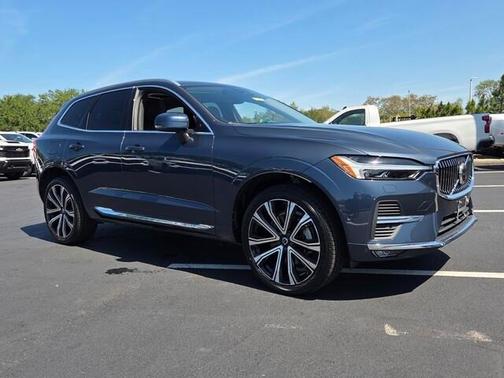 2023 Volvo XC60 B5 Ultimate Bright Theme