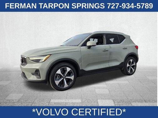 2023 Volvo XC40 B4 Plus Bright Theme