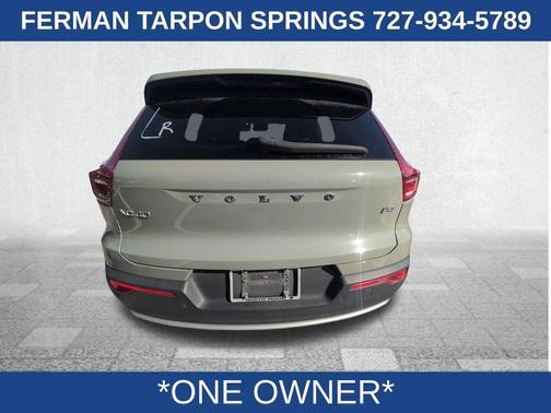 2023 Volvo XC40 B4 Plus Bright Theme