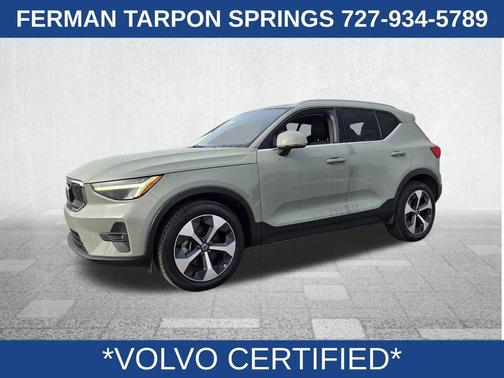 2023 Volvo XC40 B4 Plus Bright Theme