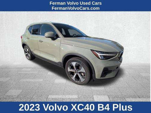 2023 Volvo XC40 B4 Plus Bright Theme