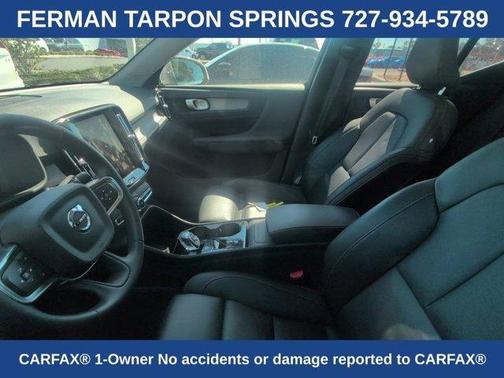 2025 Volvo XC40 B5 Plus Bright Theme