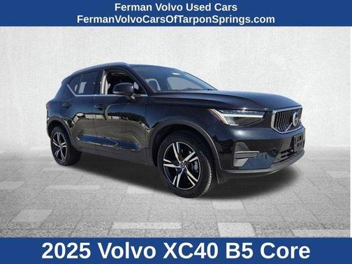 2025 Volvo XC40 B5 Core Bright Theme