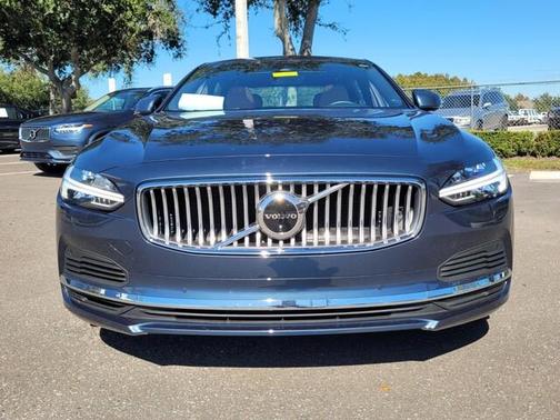 2023 Volvo S90 Recharge Plug-In Hybrid T8 Ultimate