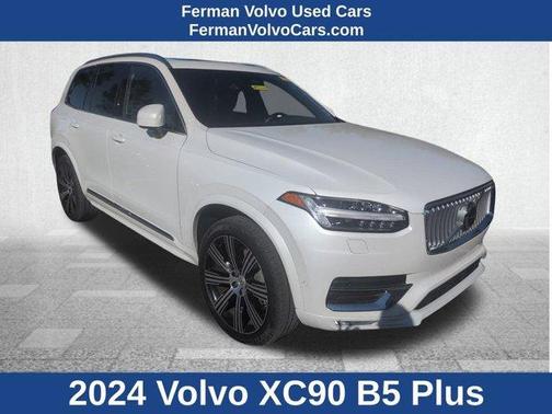 2024 Volvo XC90 B5 Plus Bright Theme