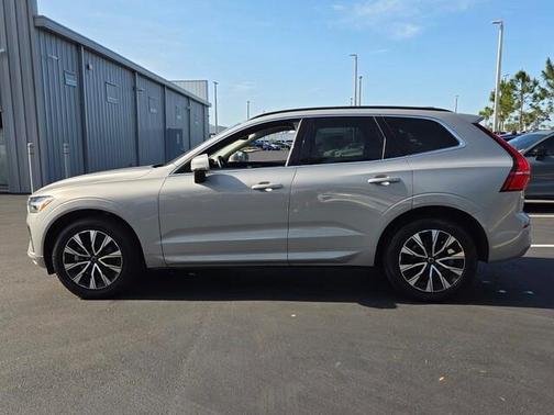 Gray 2023 Volvo XC60 B5 Core