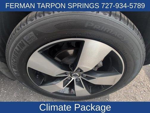 2022 Volvo XC40 T4 Momentum