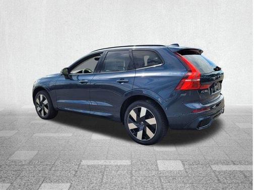 2025 Volvo XC60 Plug-In Hybrid T8 Plus