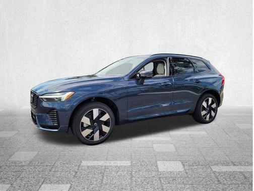 2025 Volvo XC60 Plug-In Hybrid T8 Plus