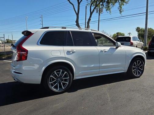 2019 Volvo XC90 T5 Momentum