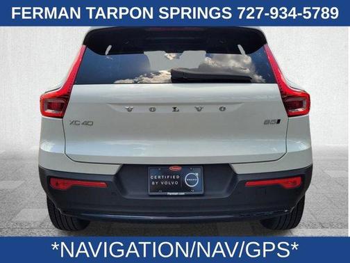2025 Volvo XC40 B5 Plus Dark Theme