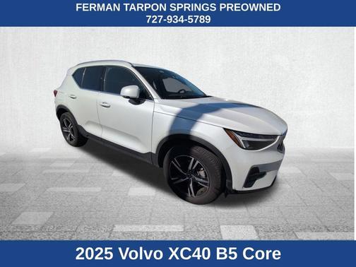 2025 Volvo XC40 B5 Core Bright Theme