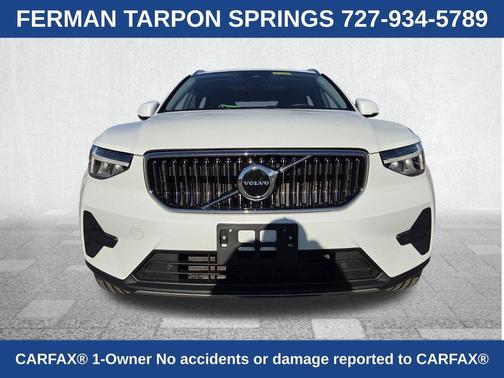 2025 Volvo XC40 B5 Core Bright Theme