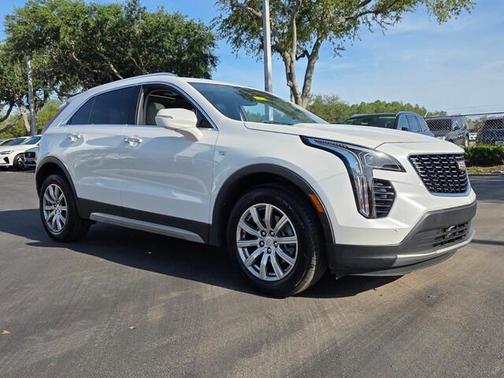 White 2022 Cadillac XT4 Premium Luxury