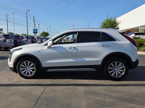 White 2022 Cadillac XT4 Premium Luxury