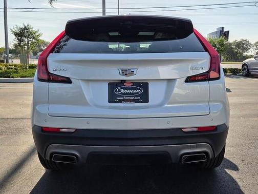 White 2022 Cadillac XT4 Premium Luxury