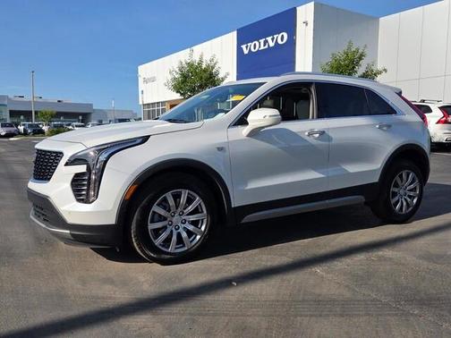 White 2022 Cadillac XT4 Premium Luxury
