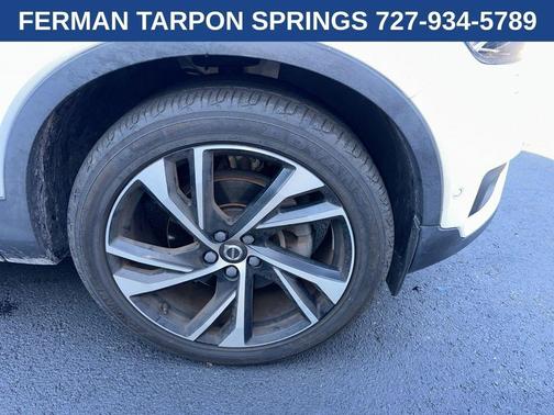 White 2020 Volvo XC40 T4 R-Design