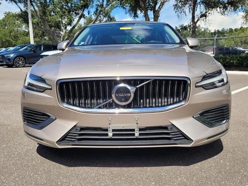 2023 Volvo S60 Recharge Plug-In Hybrid T8 Ultimate Bright Theme
